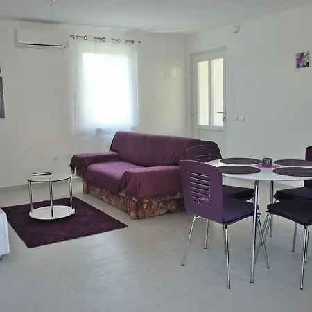 Mimoza 3 Apartman *