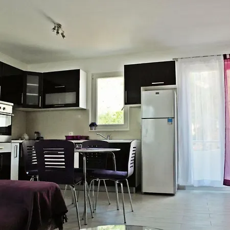 Mimoza 3 Apartman *